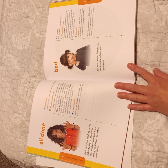 Baby Sign Language Book - Lane Rebelo - Picture 3 of 3